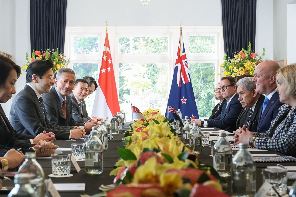 Cuộc họp giữa các quan chức Singapore (trái) và New Zealand ngày 10/10. Ảnh: Facebook/@Lawrence Wong