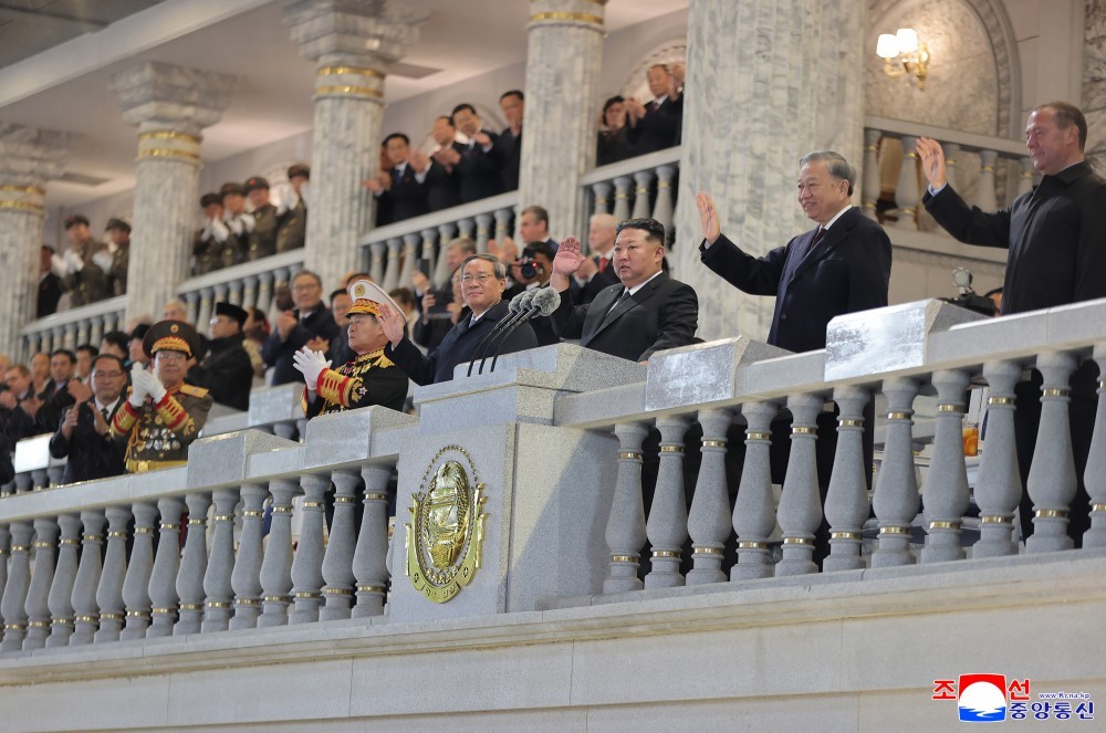 Sự kiện có sự tham dự của Tổng Bí thư, Chủ tịch Quốc vụ Kim Jong Un cùng Tổng Bí thư Tô Lâm, Thủ tướng Trung Quốc Lý Cường, Chủ tịch Đảng Nước Nga Thống nhất Dmitry Medvedev và nhiều quan chức khác. Ảnh: KCNA