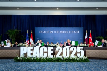 Tổng thống Mỹ và lãnh đạo các nước ký thỏa thuận ngừng bắn ở Dải Gaza