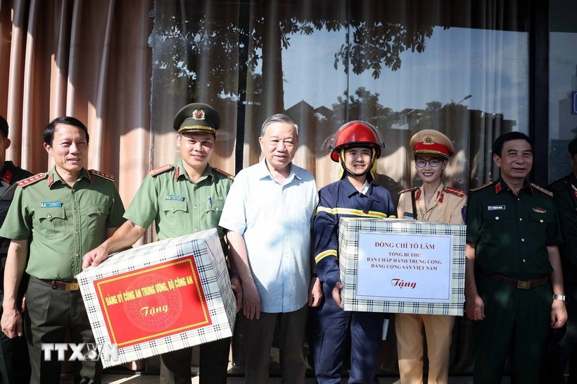 Tổng Bí thư kiểm tra công tác khắc phục hậu quả bão, lụt tại Thái Nguyên
