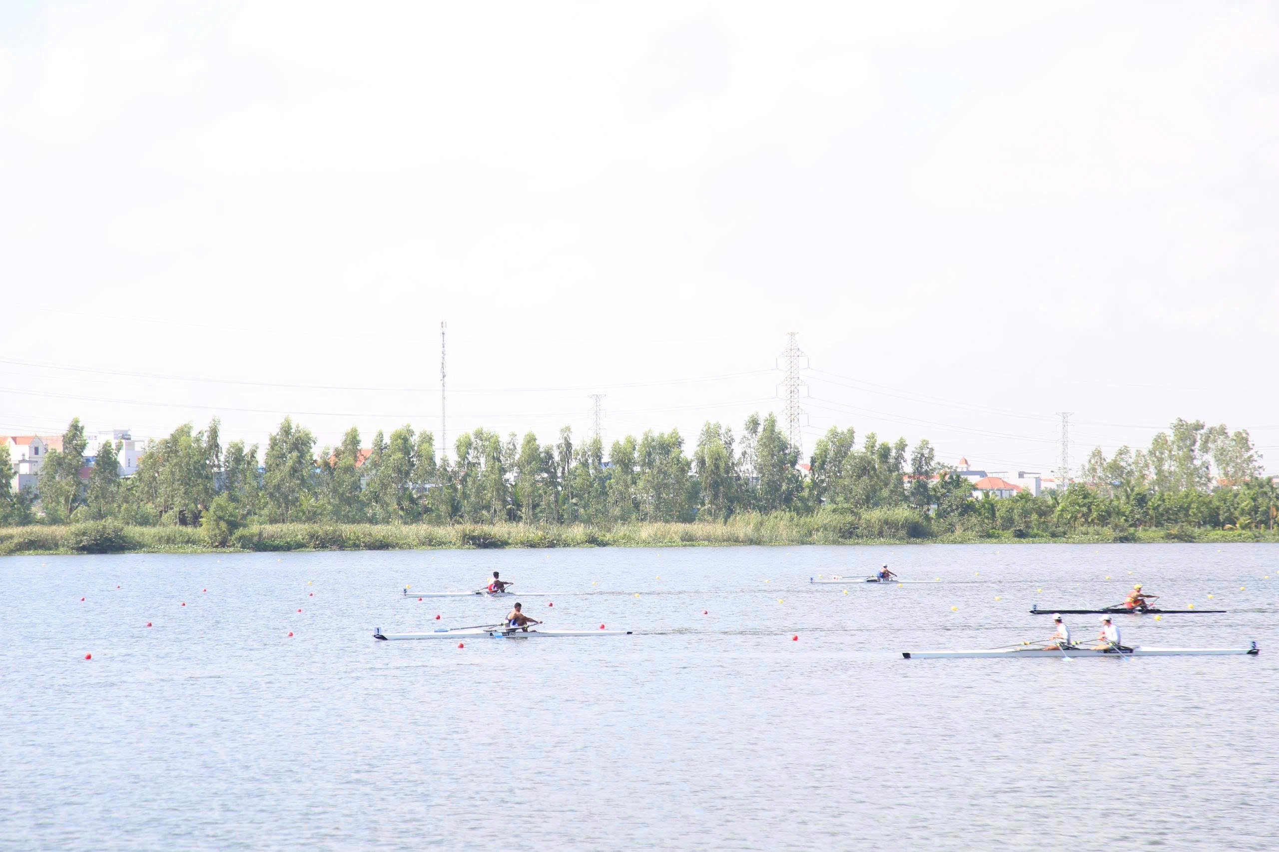 Các vận động viên của các đội tuyển chính thức bước vào thi đấu. Ảnh: Bản tin VH,TT&DL Hải Phòng.