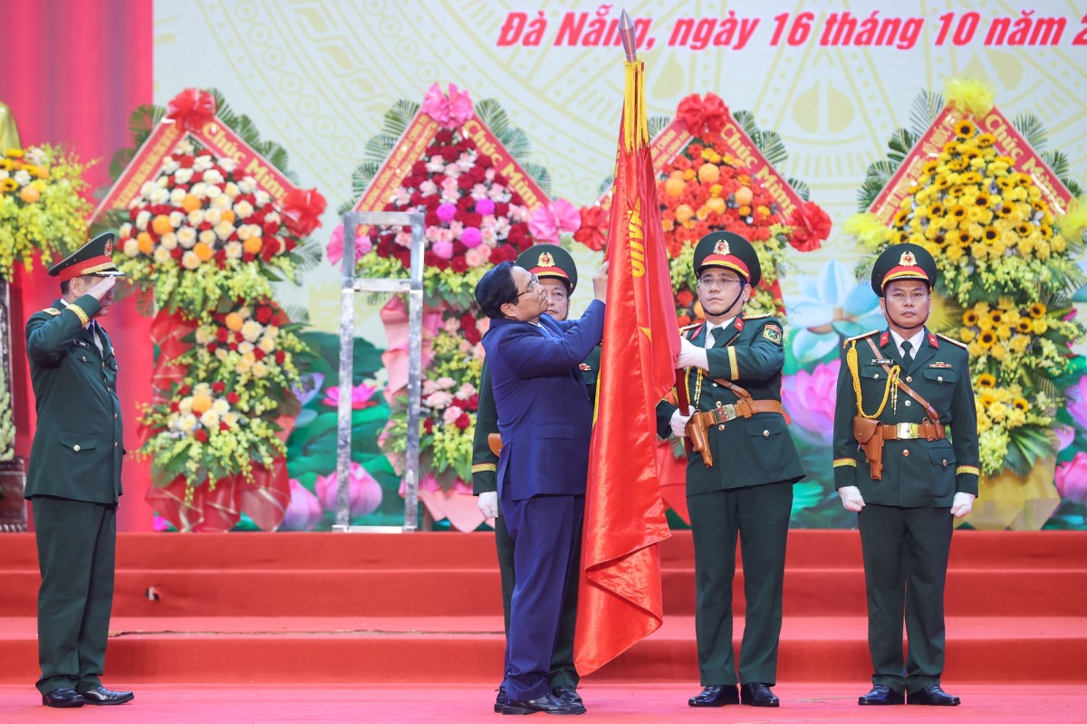 'Quân khu 5 phải là nòng cốt trong thực hiện tốt đường lối quốc phòng toàn dân'