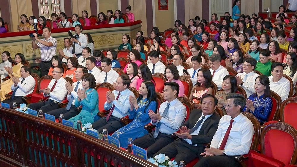 Các đại biểu tham dự buổi gặp mặt. Ảnh: Bản tin VH,TT&DL Hải Phòng.