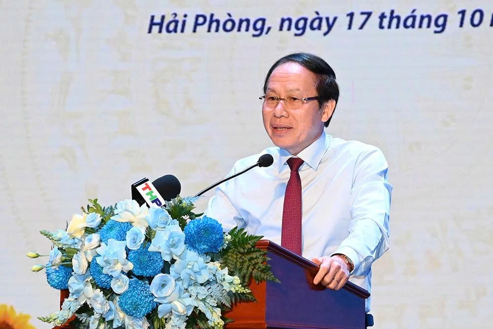 Ông Lê Tiến Châu, Bí thư Thành ủy Hải Phòng phát biểu tại buổi gặp mặt. Ảnh: Bản tin VH,TT&DL Hải Phòng.