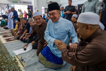 Malaysia đề xuất cấm người dưới 16 tuổi sử dụng điện thoại thông minh