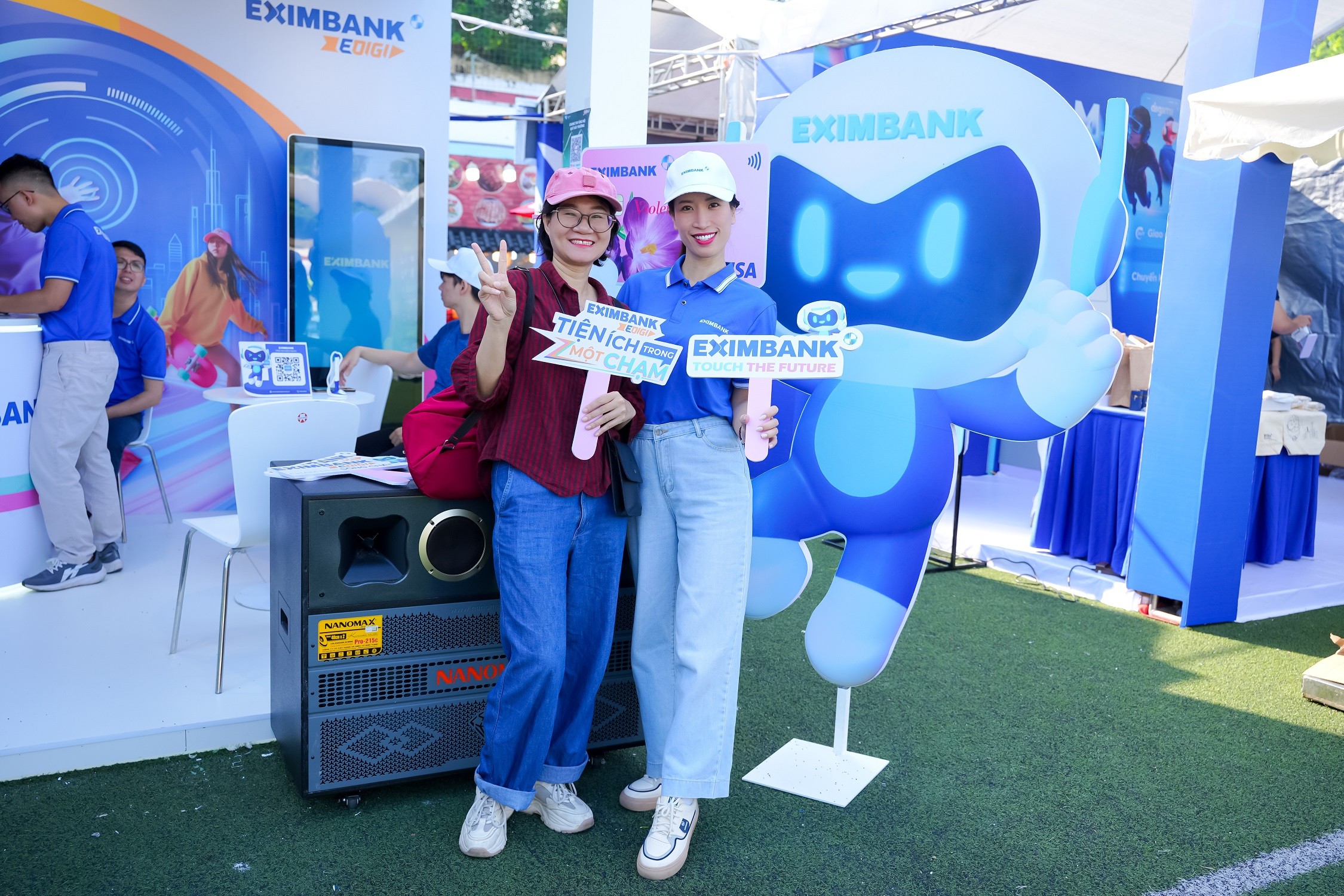 Eximbank lan tỏa tinh thần số tại Ngày hội Thẻ Việt Nam 2025