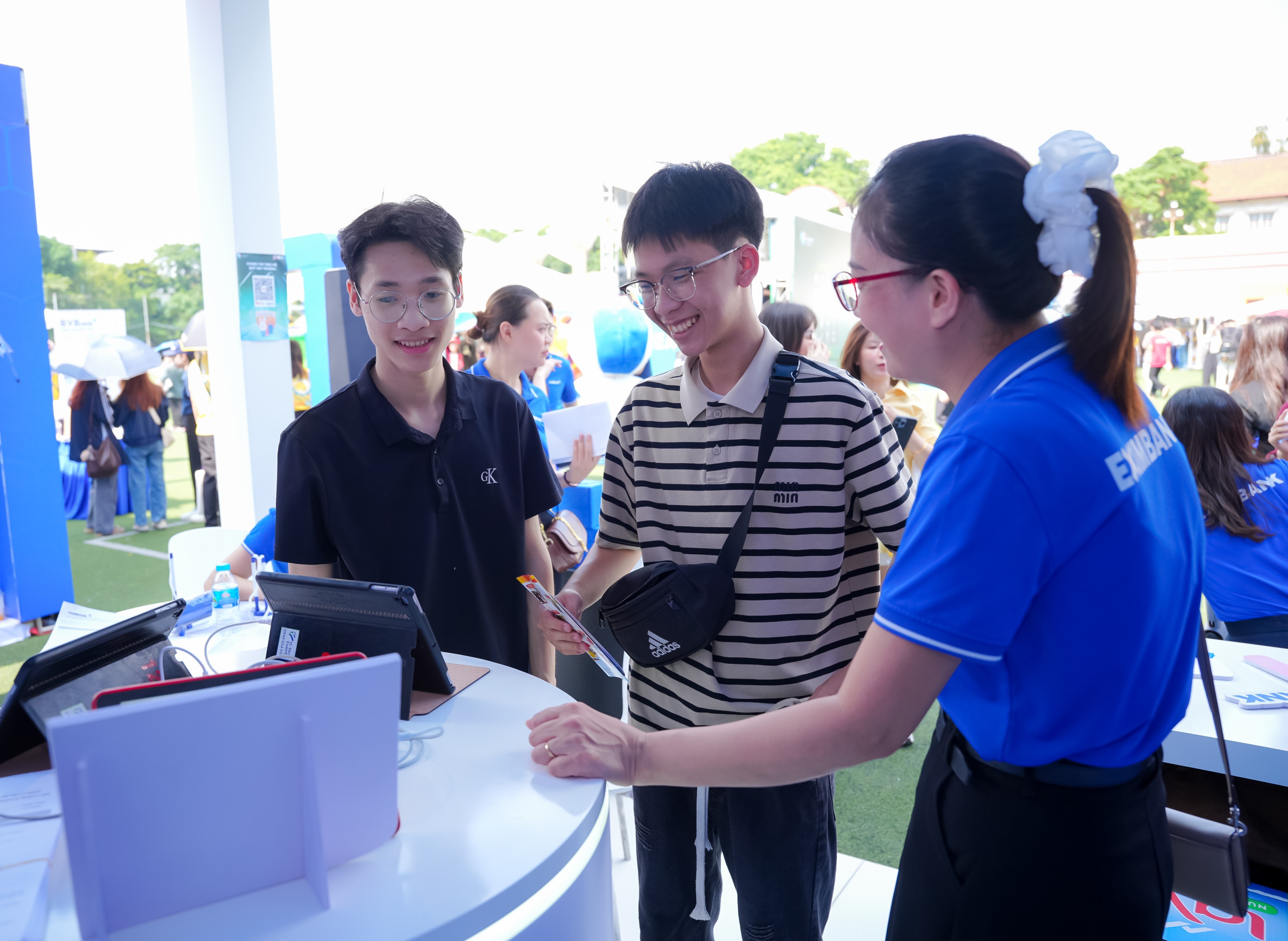 Eximbank lan tỏa tinh thần số tại Ngày hội Thẻ Việt Nam 2025