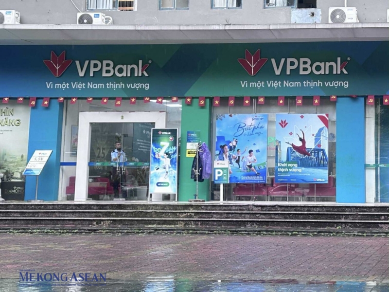 Lãnh đạo VPBank đăng ký mua 30 triệu cổ phiếu ngân hàng
