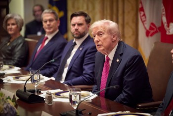 Ông Trump nêu vấn đề lãnh thổ để kết thúc xung đột Nga - Ukraine