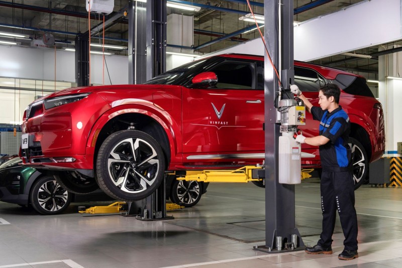 VinFast hỗ trợ chi phí sửa chữa xe hư hỏng do mưa lũ tại 9 tỉnh thành