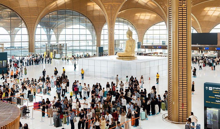 Kiến trúc bên trong nhà ga hành khách của Sân bay quốc tế Techo. Ảnh: Khmer Times.