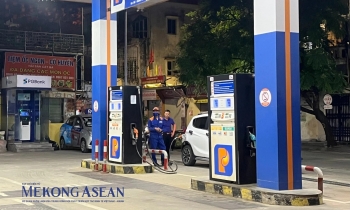 Xăng RON 95 đảo chiều tăng nhẹ tối 12/3