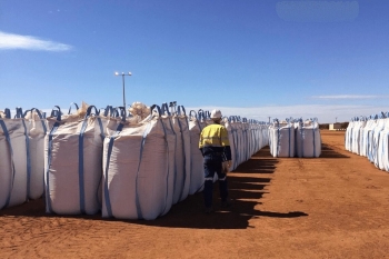 Malaysia tìm kiếm đối tác nước ngoài phát triển ngành đất hiếm