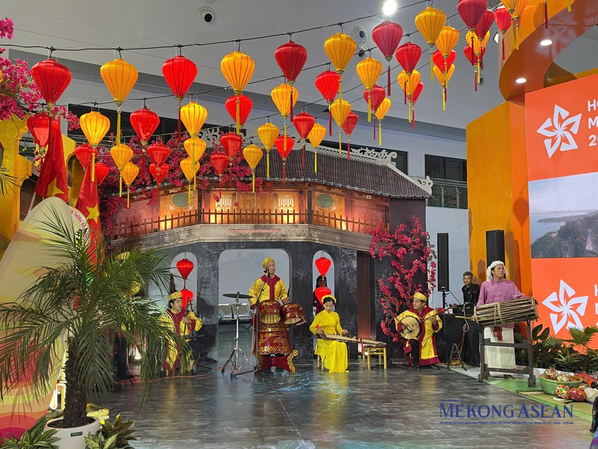 Gian hàng trưng bày của TP Đà Nẵng tại Hội chợ Mùa thu lần thứ nhất năm 2025.  Ảnh: Thảo Ngân/Mekong ASEAN.