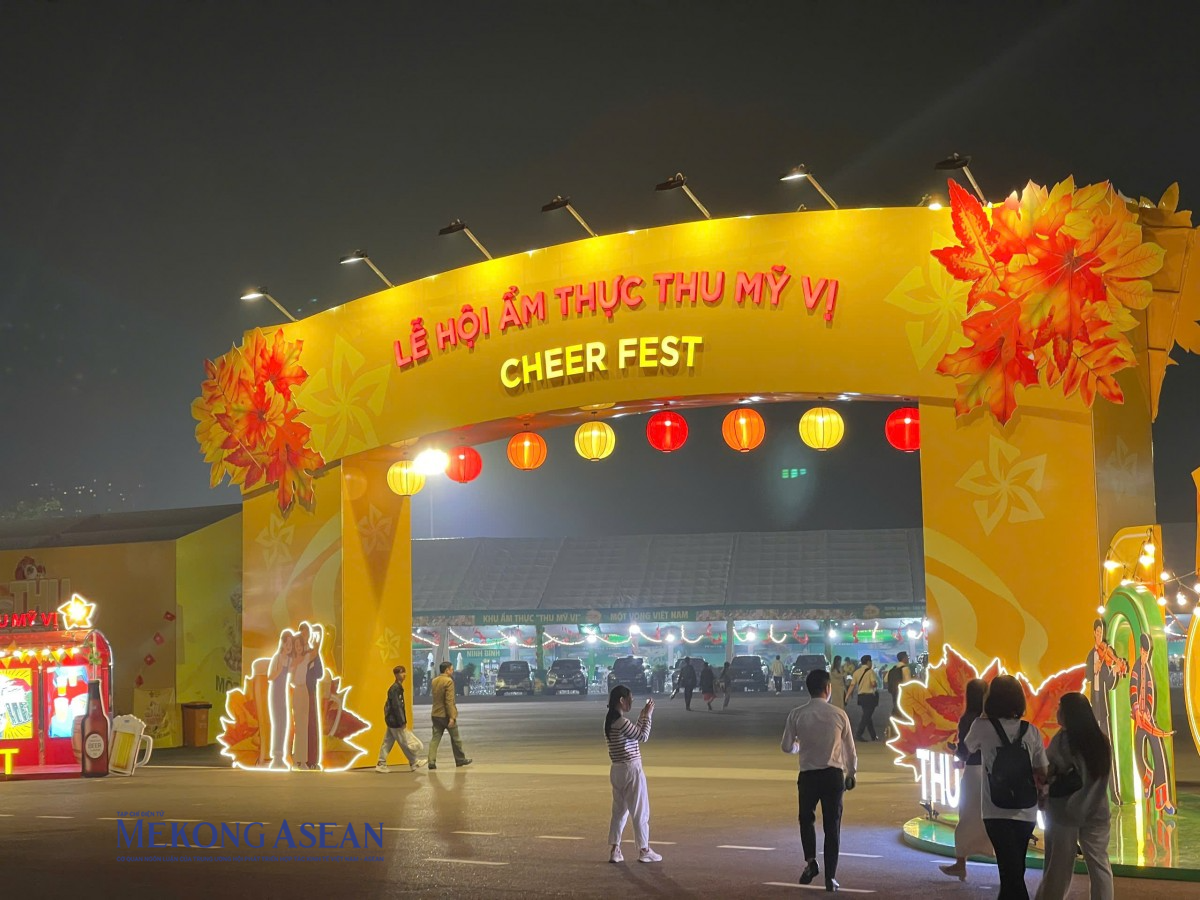 Khu vực gian hàng ẩm thực 34 tỉnh thành tại hội chợ.