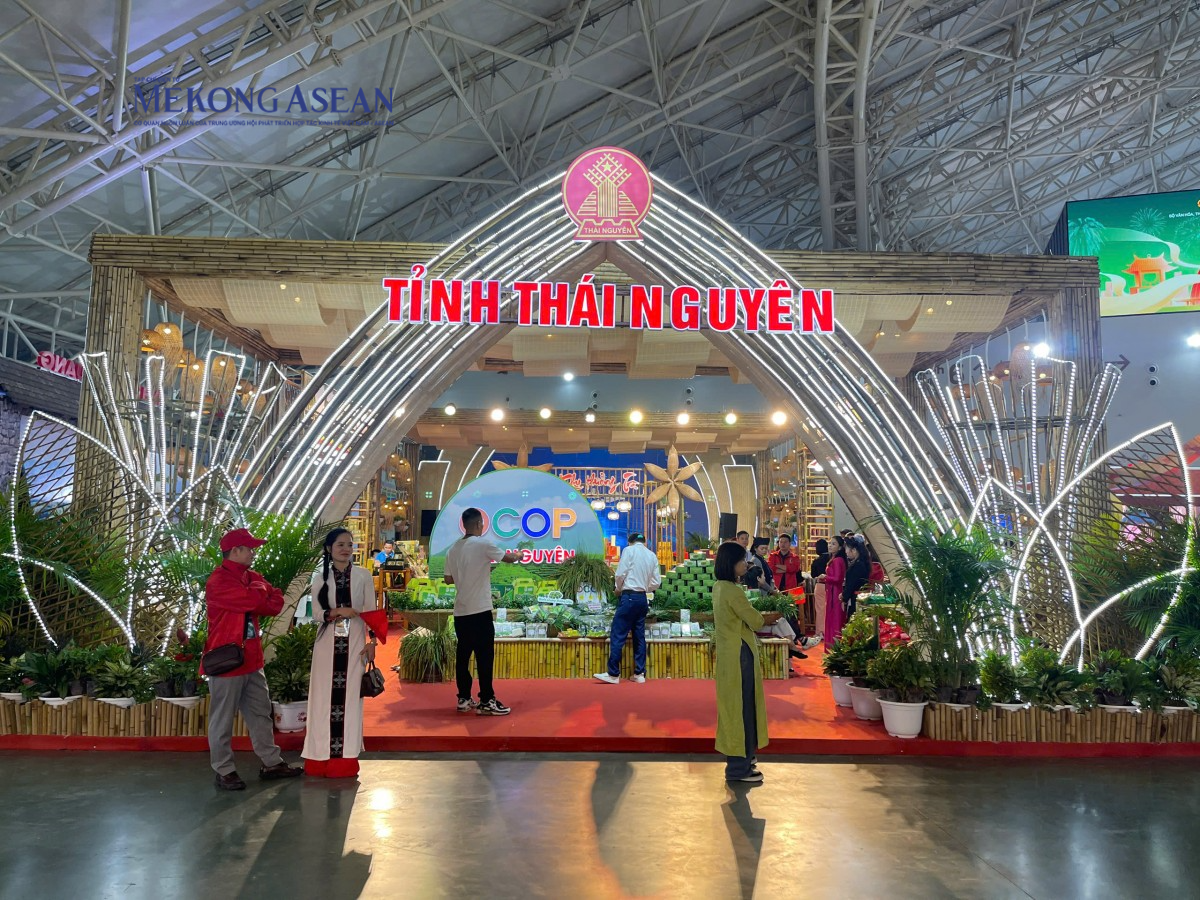 Gian hàng trưng bày của tỉnh Thái Nguyên tại Hội chợ Mùa thu lần thứ nhất năm 2025