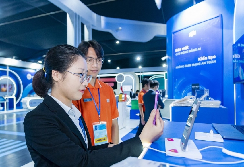 Doanh thu FPT chậm lại, có gần 14.000 tỷ đồng lợi nhuận chưa phân phối