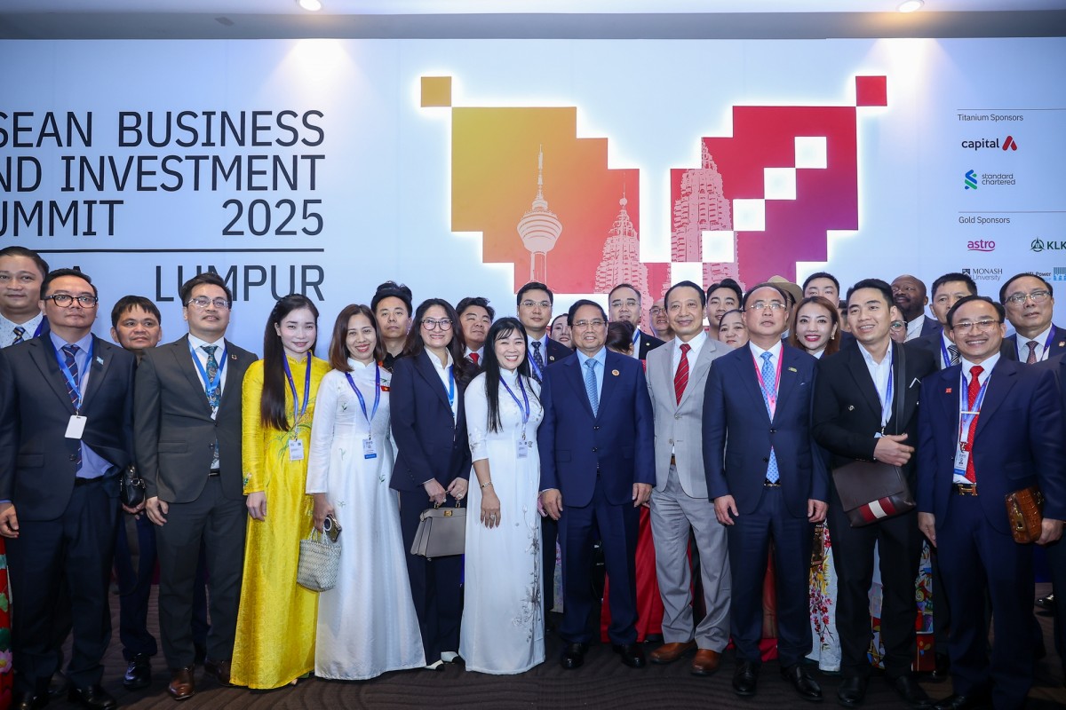 Thủ tướng: 'ASEAN là một gia đình, mỗi quốc gia mạnh lên là cả khối mạnh lên'