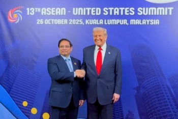 Thủ tướng Phạm Minh Chính gặp Tổng thống Mỹ Donald Trump tại Malaysia