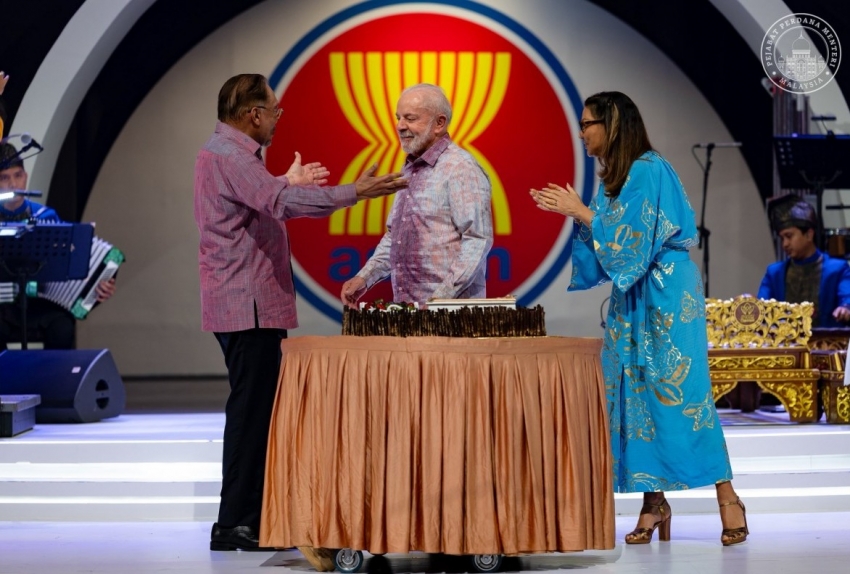 Tổng thống Brazil được tổ chức sinh nhật bất ngờ tại Cấp cao ASEAN