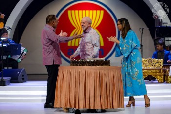 Tổng thống Brazil được tổ chức sinh nhật bất ngờ tại Cấp cao ASEAN