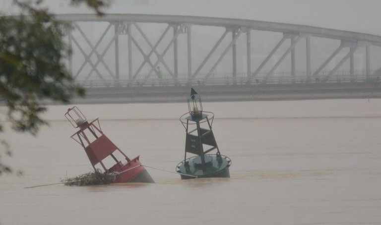 Trung Bộ chuẩn bị đón thêm đợt mưa lớn, cảnh báo lũ ở Quảng Ngãi