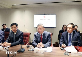 Tổng Bí thư dự tọa đàm về công nghệ AI và chip bán dẫn tại Anh