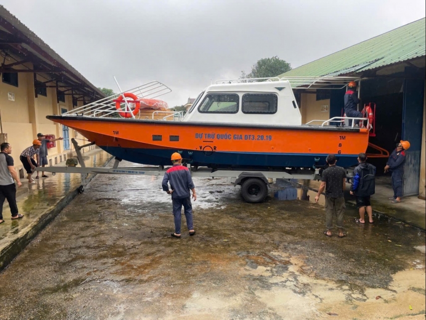 Xuất cấp hàng dự trữ quốc gia hỗ trợ Huế khắc phục hậu quả mưa lũ