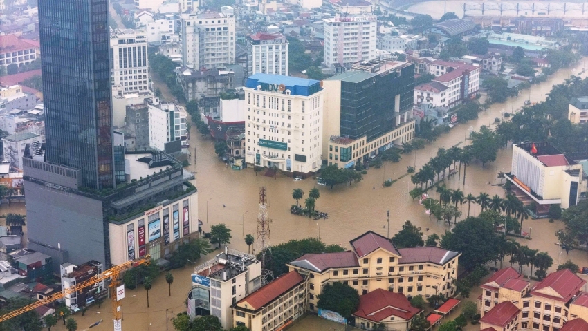 Hỗ trợ khẩn cấp 350 tỷ đồng cho Huế, Quảng Trị, Quảng Ngãi