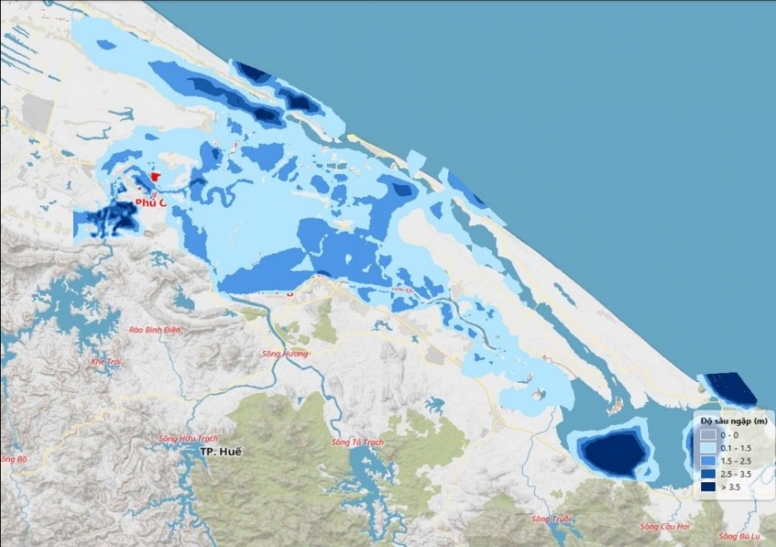 Mưa lớn khiến lũ trên các sông ở Huế và Đà Nẵng lại lên