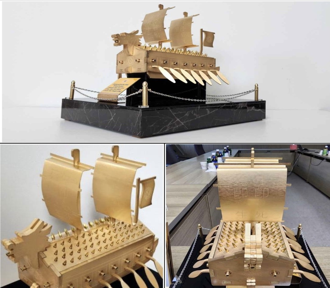 Hàn Quốc tặng Tổng thống Trump bản sao vương miện vàng