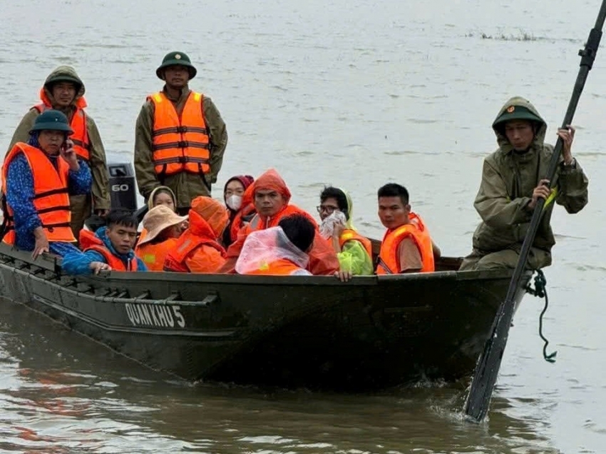 Tổng Bí thư gửi thư thăm hỏi đồng bào, cán bộ, chiến sỹ đang ứng phó thiên tai