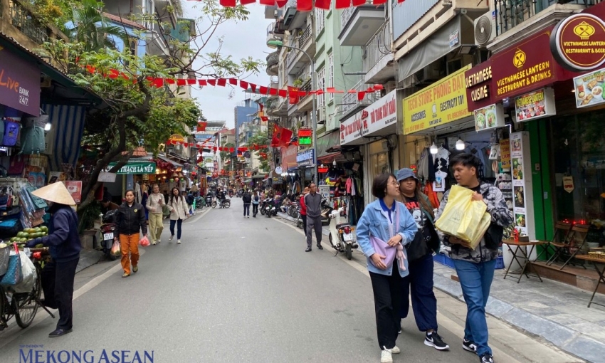 Standard Chartered dự báo GDP Việt Nam tăng 6,5% nửa đầu năm 2026