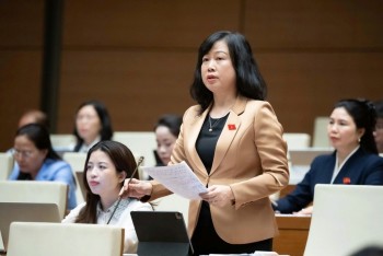 Bộ trưởng Y tế giải trình loạt vấn đề nóng của ngành