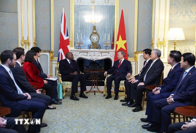 Phó Thủ tướng David Lammy khẳng định ủng hộ tạo điều kiện thuận lợi đối với việc cấp thị thực cho lao động tay nghề cao. Ảnh: TTXVN.