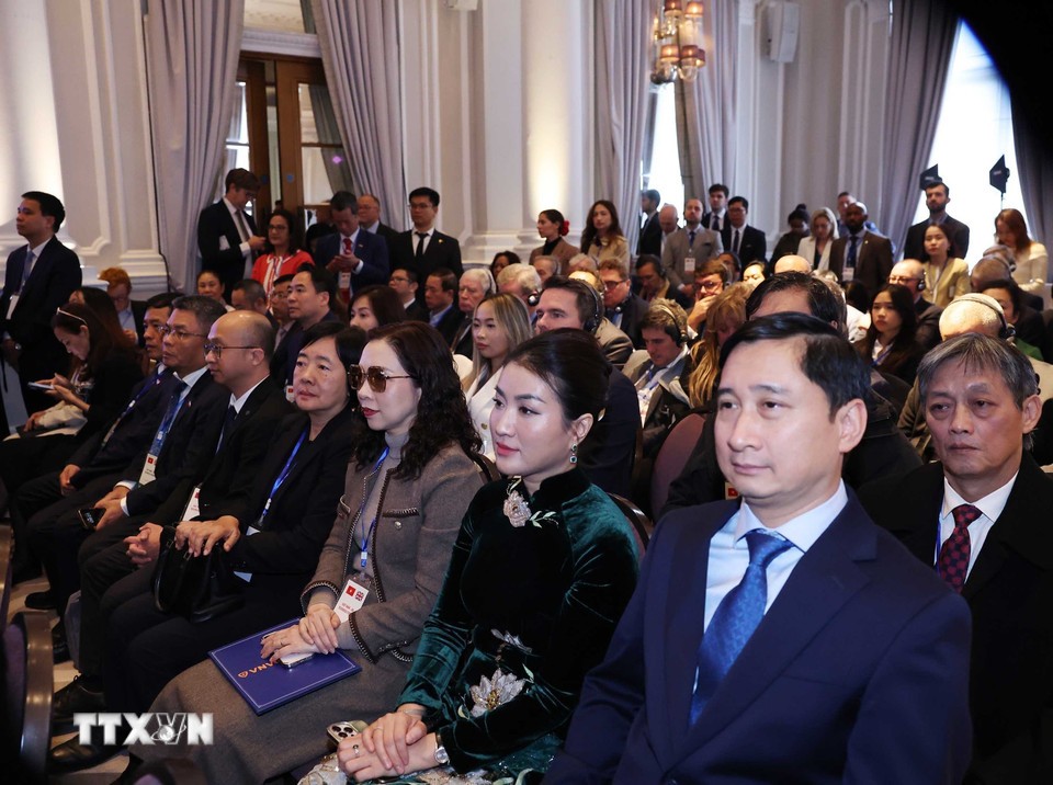 Tạo sức bật mới cho hợp tác Việt Nam - Anh trong kỷ nguyên công nghệ