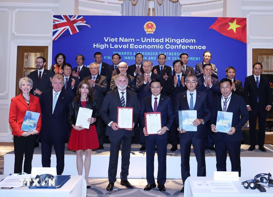 Tạo sức bật mới cho hợp tác Việt Nam - Anh trong kỷ nguyên công nghệ