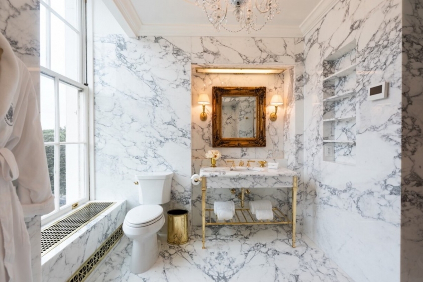 Ông Trump công bố hình ảnh phòng tắm Nhà Trắng sau cải tạo