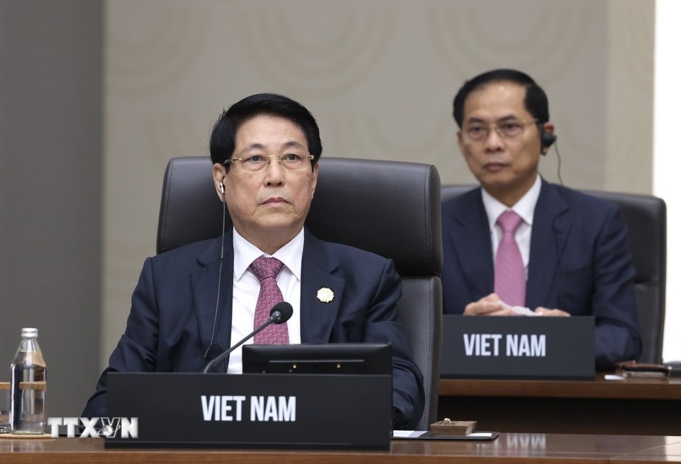 Chủ tịch nước Lương Cường dự phiên họp Hội nghị Cấp cao APEC tại Hàn Quốc sáng 1/11