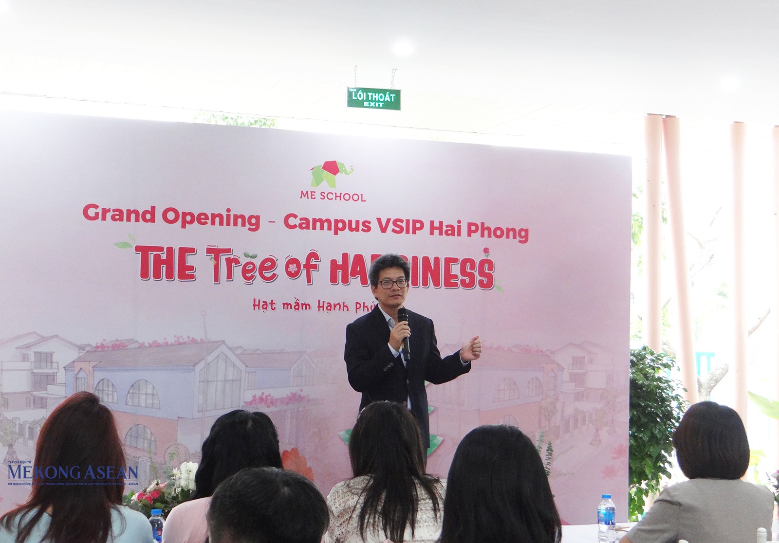 Ông Mai Hoàng Phương, Giám đốc điều hành hệ thống Mầm non song ngữ ME Shool phát biểu tại buổi khai trương. Ảnh: Phùng Nguyện/Mekong ASEAN.