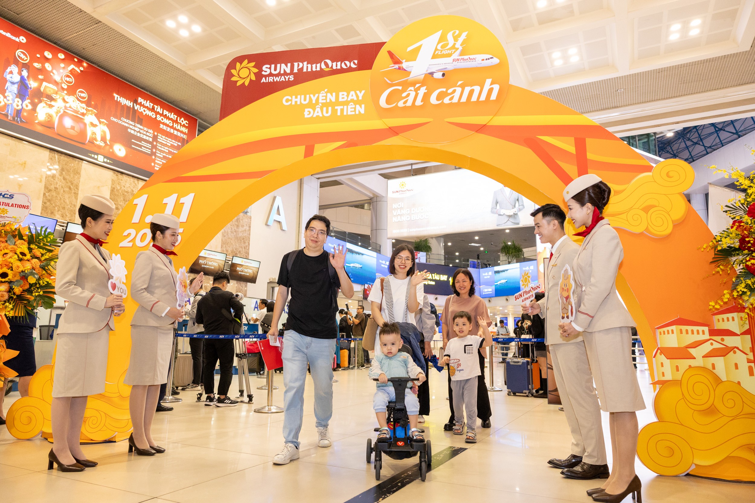 Cận cảnh những chuyến bay thương mại đầu tiên của Sun PhuQuoc Airways