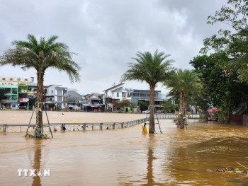 Mưa lũ chưa dứt, Trung Bộ có khả năng đối mặt với bão số 13