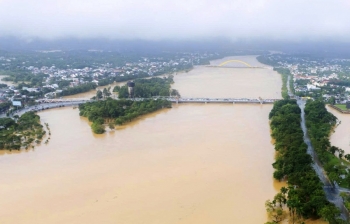 Lũ trên sông Bồ đạt đỉnh lịch sử và đang xuống
