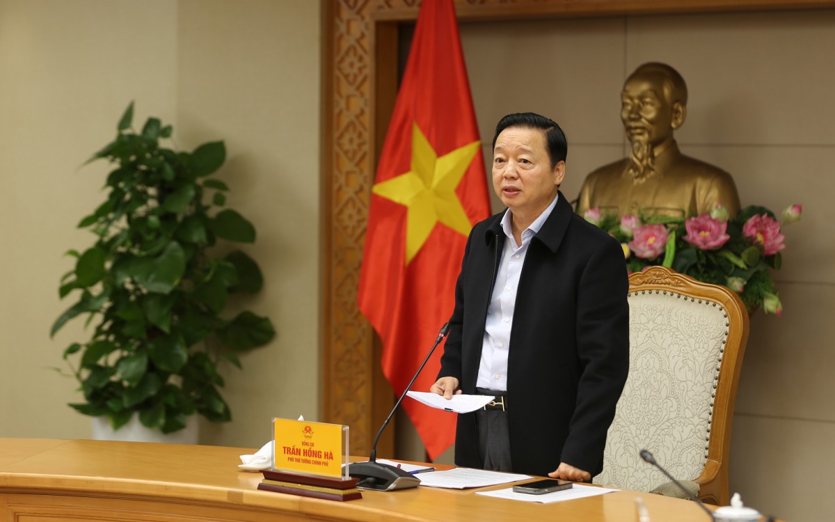  Phó Thủ tướng Trần Hồng Hà, Phó Trưởng ban Thường trực Ban Chỉ đạo Phòng thủ dân sự quốc gia đã chủ trì cuộc họp trực tiếp kết nối trực tuyến với các tỉnh, thành phố về triển khai công tác ứng phó với bão số 13 (bão Kalmaegi).