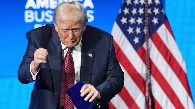 Tổng thống Trump nhảy múa trong ngày kỷ niệm một năm nhậm chức