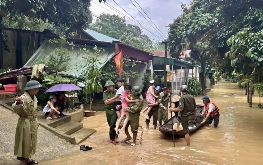 Thủ tướng yêu cầu hoàn thành sơ tán người dân tránh bão trước 15h