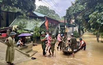 Thủ tướng yêu cầu hoàn thành sơ tán người dân tránh bão trước 15h