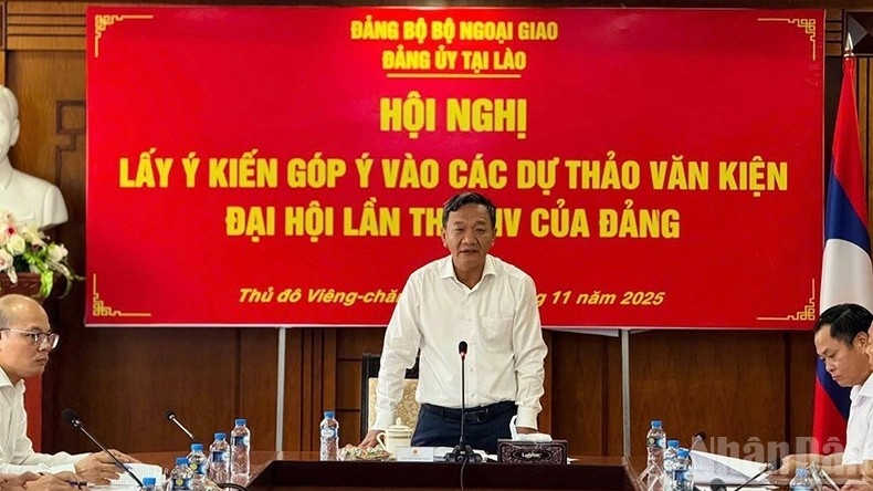 ĐSQ Việt Nam tại Lào lấy ý kiến góp ý các dự thảo văn kiện trình Đại hội Đảng