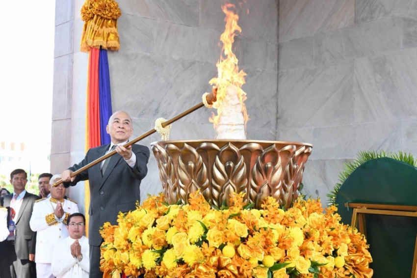 Việt Nam chúc mừng 72 năm Quốc khánh Vương quốc Campuchia