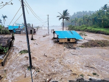 Philippines: Hơn một triệu người sơ tán do siêu bão Fung-wong đổ bộ